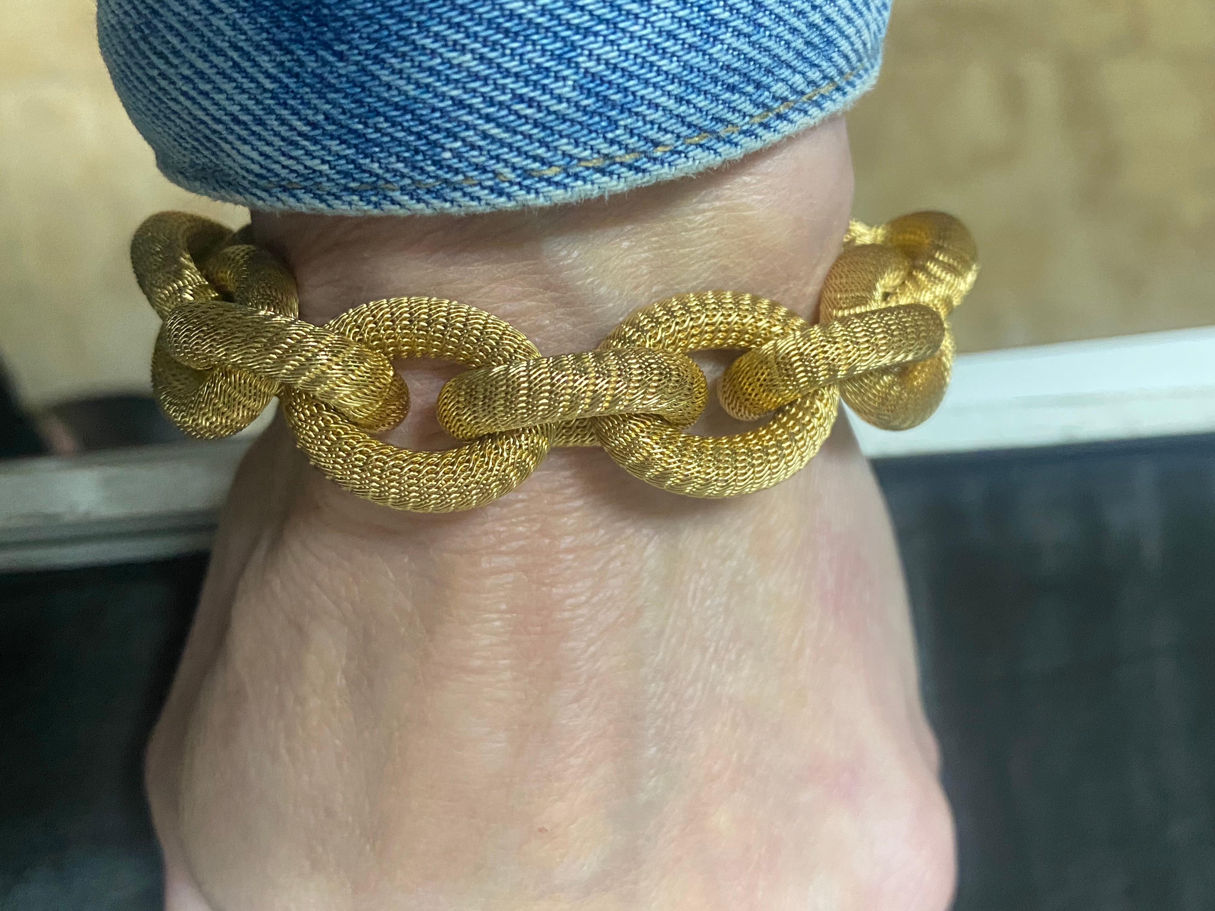 Women's or Men's Yellow Gold Mesh Link Bracelet For Sale