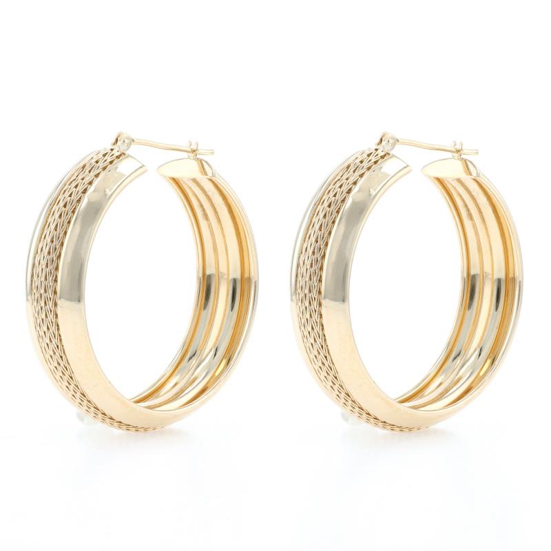 Contenu du métal : Or jaune 14k

Style : Cercle
Type de fermeture : Fermeture par boutons-pression
Thème : Rayure maille, Chaîne

Mesures

Haut : 1 9/32