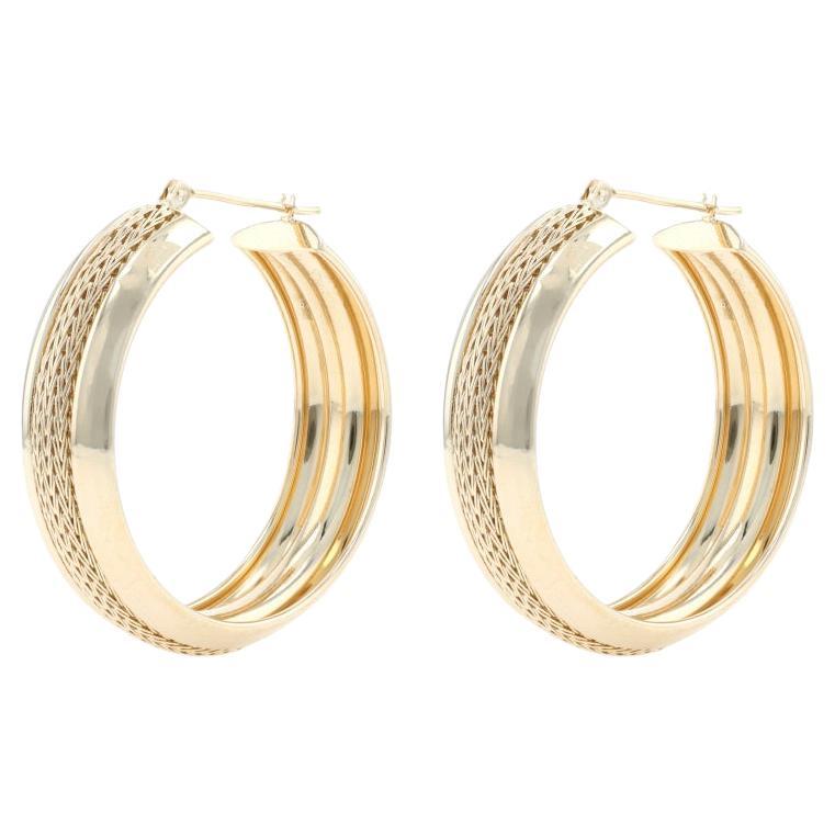 Boucles d'oreilles en or jaune à rayures en maille 14k Chaîne percée en vente