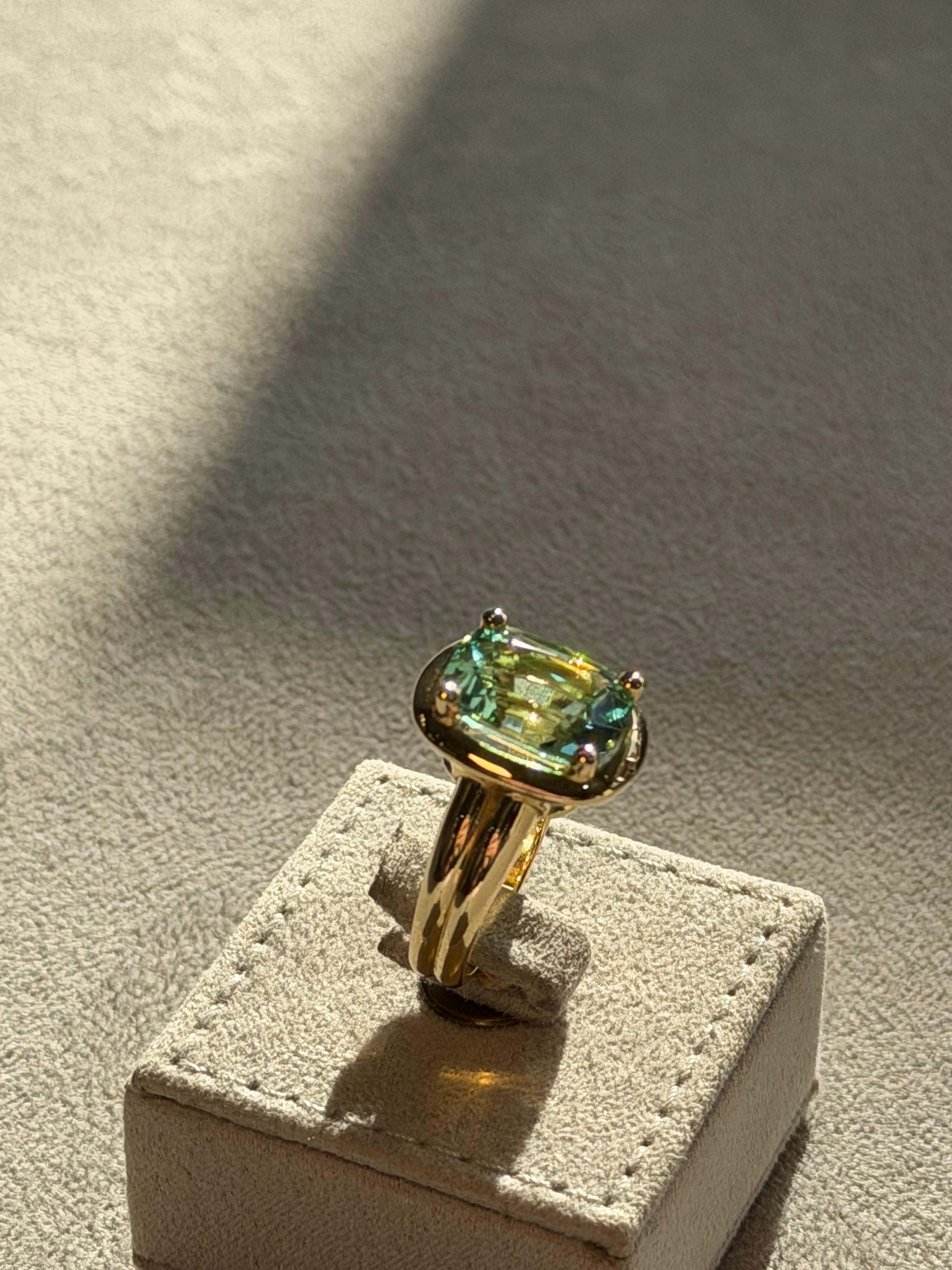 Gelbgold Mintgrüner Turmalin Moderner breiter Bandring im Angebot 8