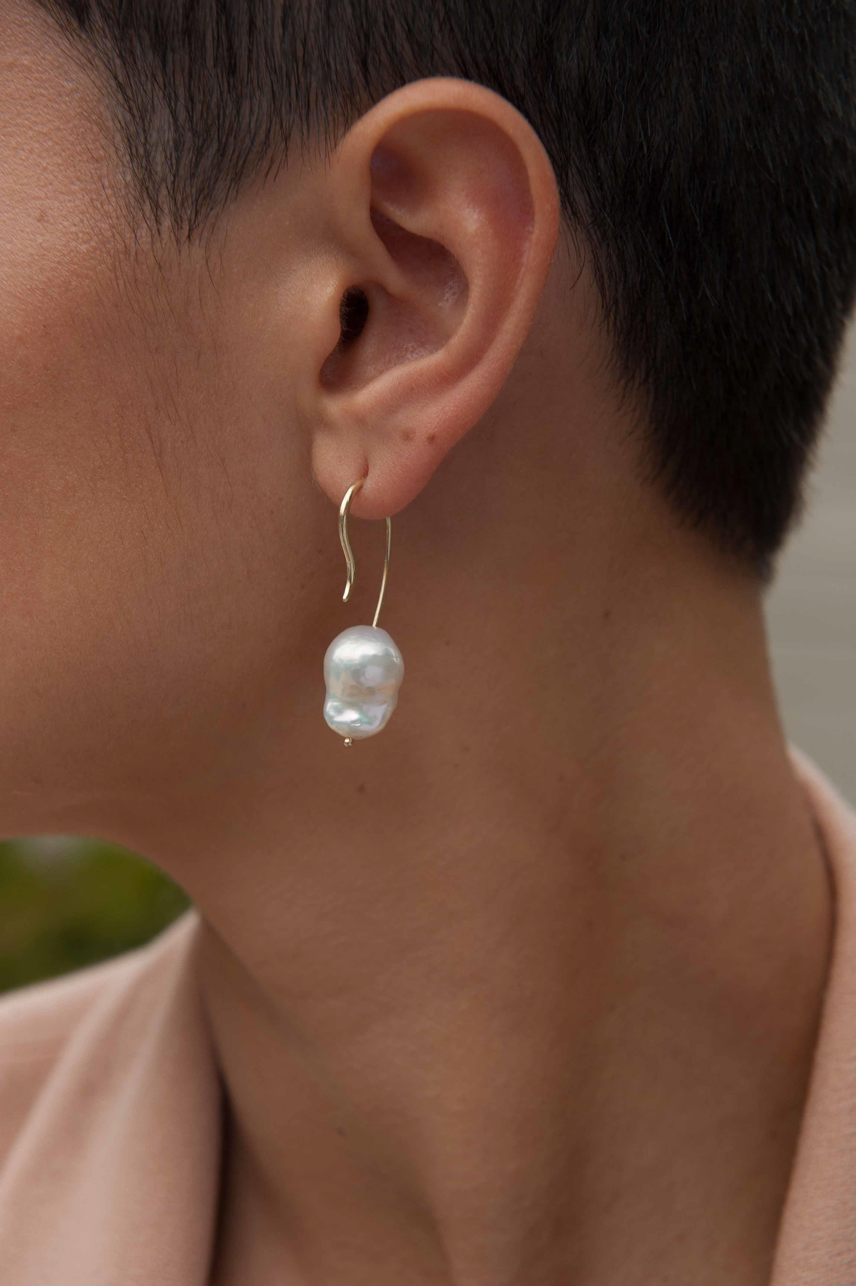 gold modern pearl earrings