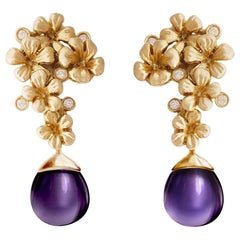 Pendientes de Oro Amarillo Contemporáneos Flor de Ciruelo de Cóctel con Diamantes