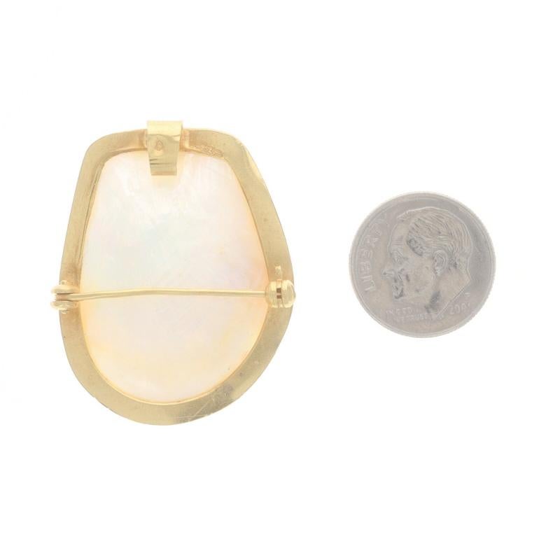Yellow Gold Mother of Pearl Cultured Blister Pearl Convert Brooch/Pendant 18k In Excellent Condition For Sale In Greensboro, NC