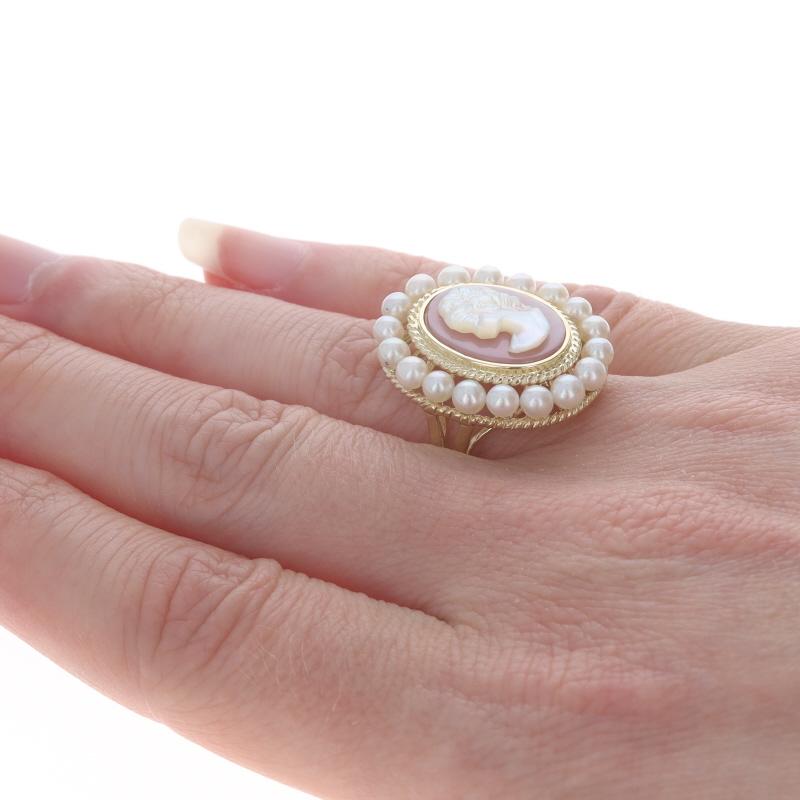 De las mujeres Anillo Halo de Oro Amarillo con Madreperla y Perla Cultivada - Cameo Silueta 14k en venta