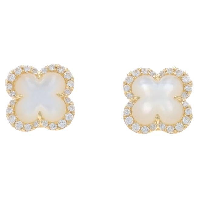 Orecchini a perno a forma di quadrifoglio in oro giallo Madreperla 14k .22ctw in vendita