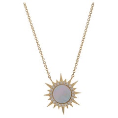 Oro Amarillo Madreperla y Diamante Sunburst Halo Collar - 14k .10ctw Ajuste