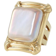 Vintage Yellow Gold Mother-of-Pearl Ring