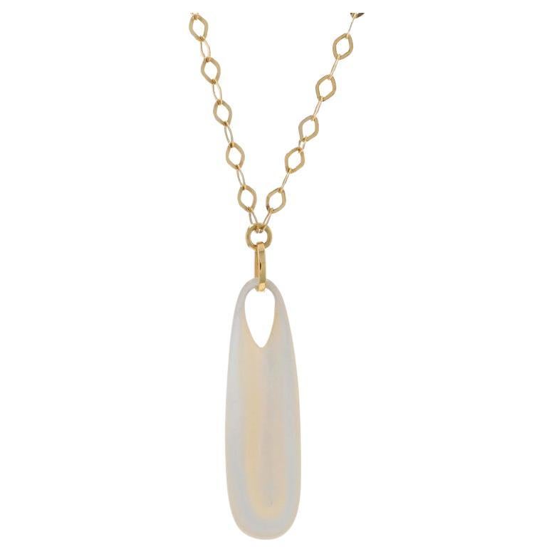 Yellow Gold Mother of Pearl Solitaire Pendant Necklace 16 3/4" - 14k Italy For Sale