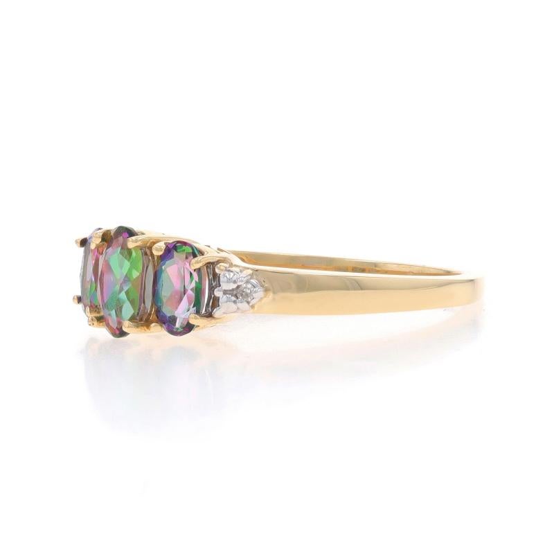 Gelbgold Mystic Topas Diamantring - 10k Oval 1,13ctw Dreistein-Diamant im Zustand „Hervorragend“ in Greensboro, NC