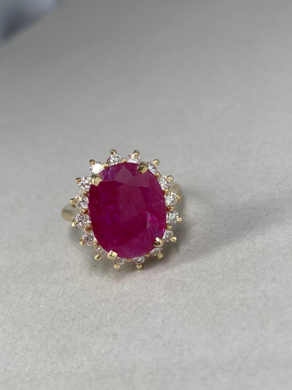 Yellow Gold Natural Ruby Diamond Ring for Her For Sale 3