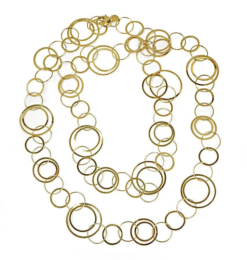 Questa è un'affascinante collana a catena in oro giallo 18 carati. La collana misura 38,5 pollici di lunghezza e pesa 32,2 grammi. La collana reca il timbro 18Kt ITALIA.