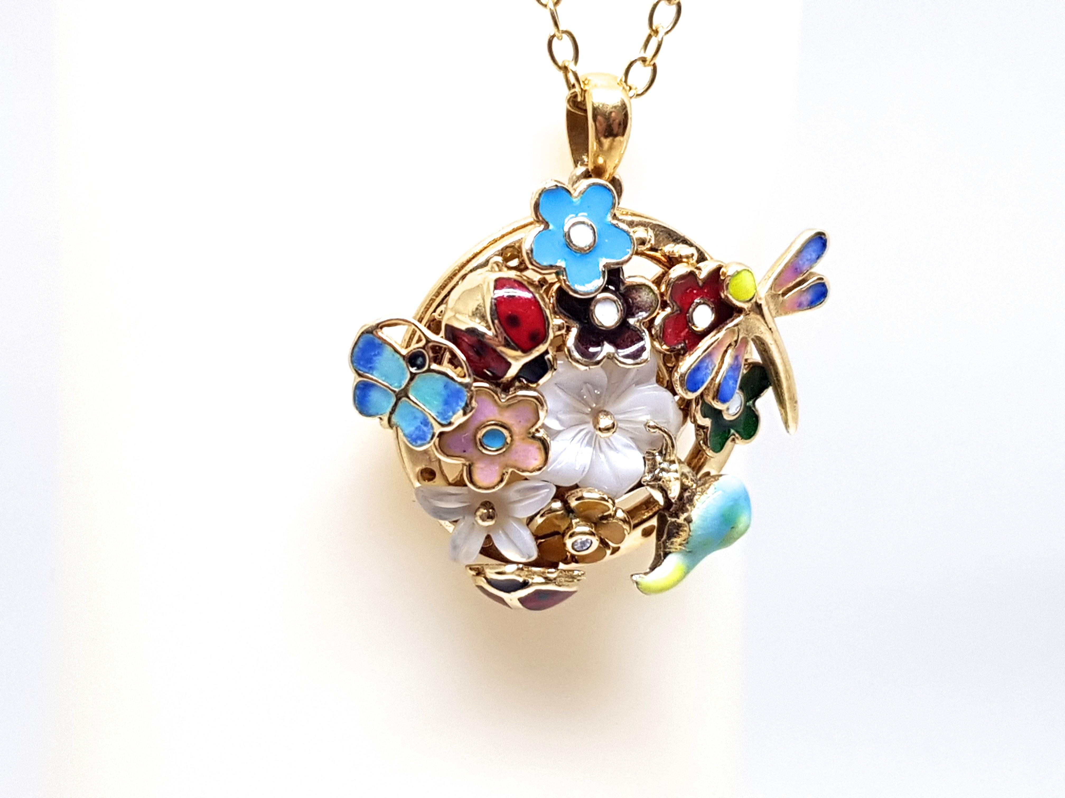 Yellow Gold Necklace Mother of Pearl Diamond Multi-Color Enamel Pendant For Sale 4