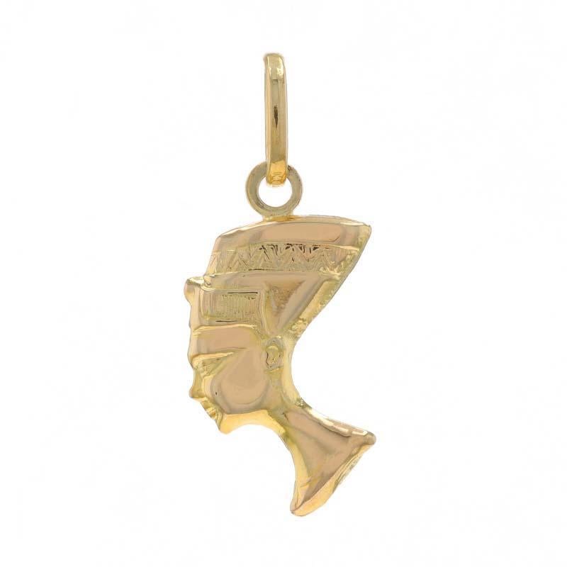 Contenuto del metallo: Oro giallo 14k

Tema: Nefrertiti, la regalità egizia, la fertilità
Caratteristiche: Struttura cava per un maggiore comfort durante l'uso

Misure

Altezza (dalla cauzione fissa): 25/32
