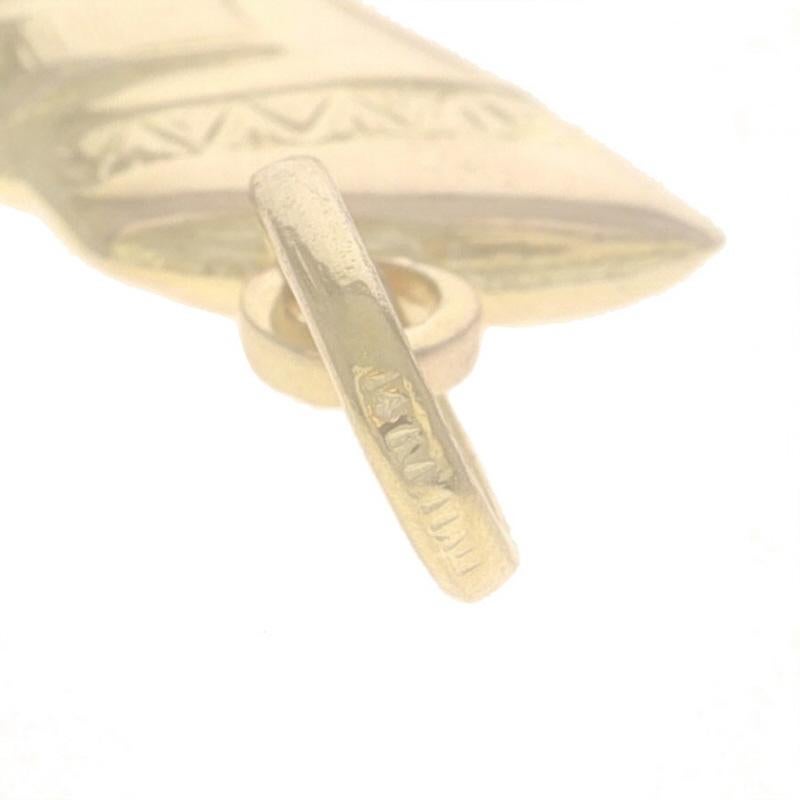 Yellow Gold Nefrertiti Pendant - 14k Egyptian Royalty in vendita 1