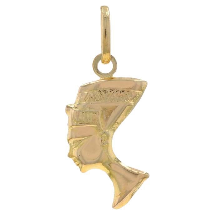 Yellow Gold Nefrertiti Pendant - 14k Egyptian Royalty in vendita