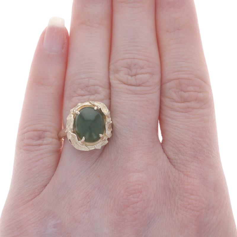 Oval Cut Yellow Gold Nephrite Jade Cocktail Solitaire Ring -14k Oval Cabochon Leaf Border For Sale