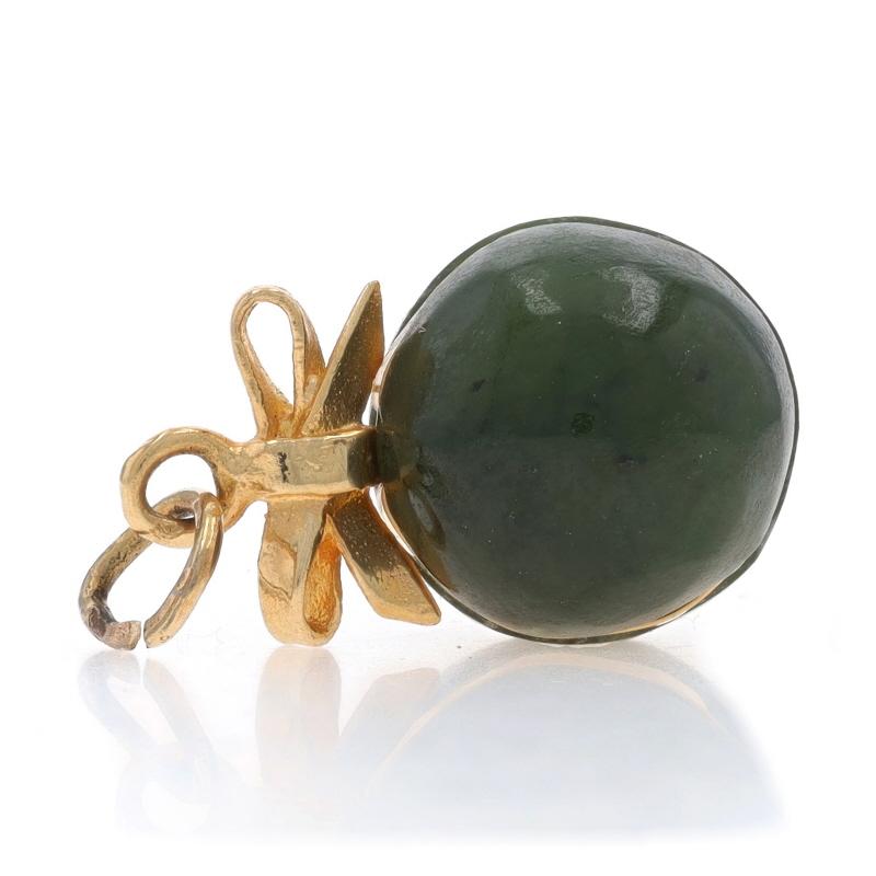Yellow Gold Nephrite Jade Vintage Ribbon-Tied Egg Charm 14k Spring Easter In Excellent Condition In Greensboro, NC