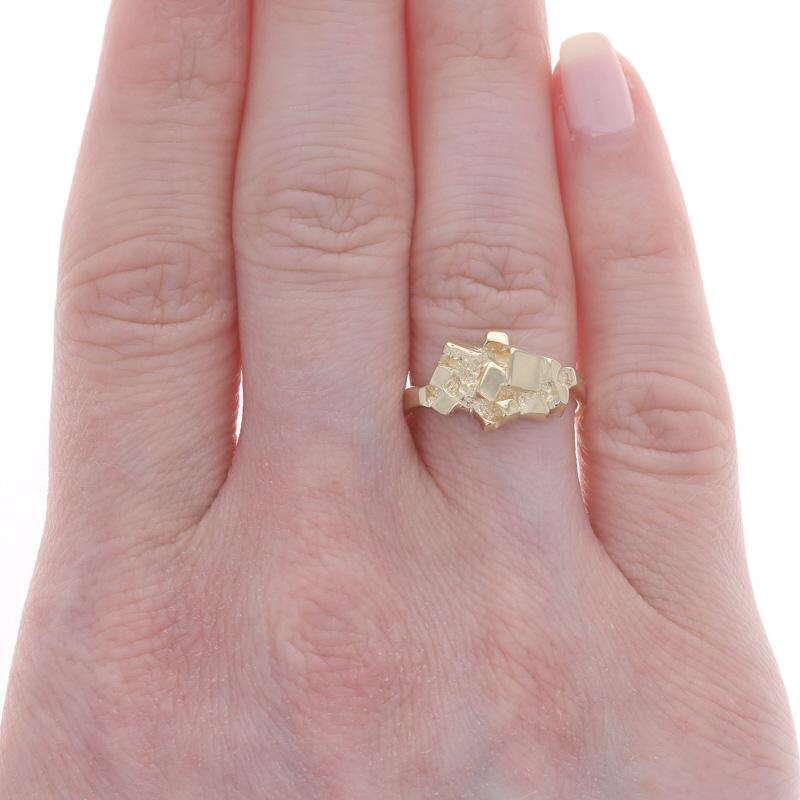 Yellow Gold Nugget Statement Ring - 14k Textured In Excellent Condition For Sale In Greensboro, NC