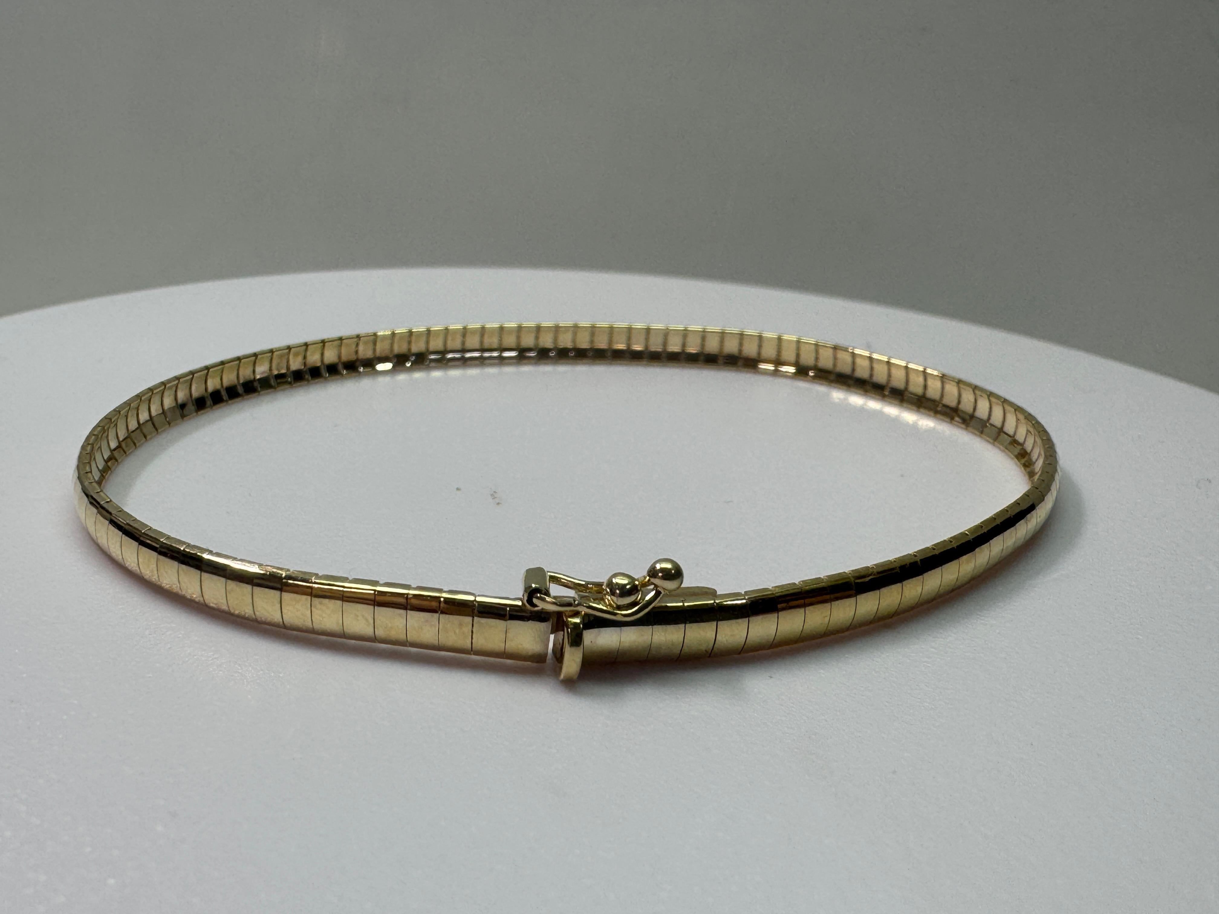 Bracelet Omega en or jaune en vente 4