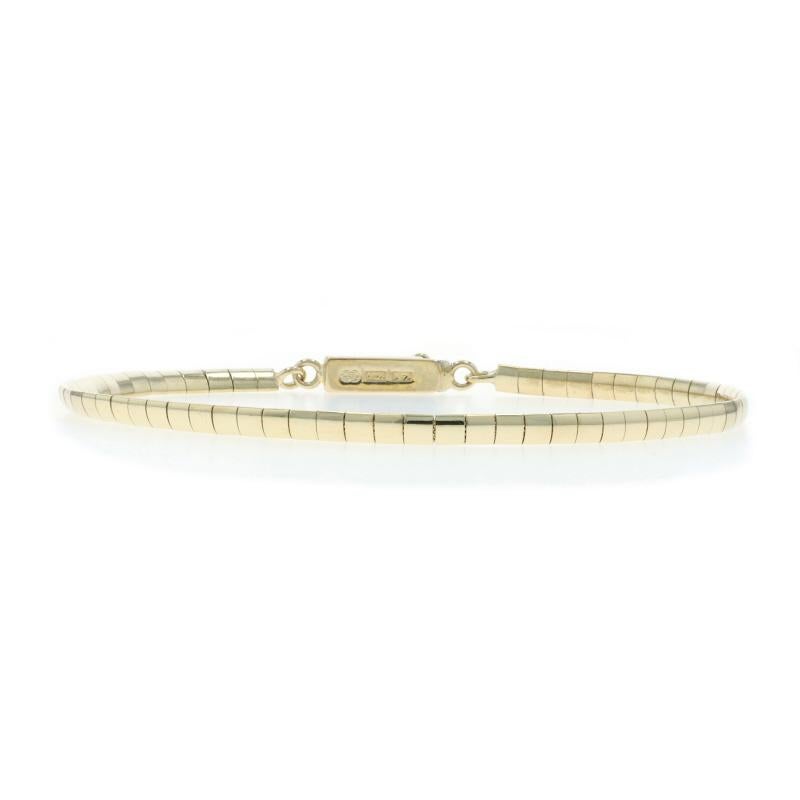 Contenu du métal : Or jaune 14k

Style de chaîne : Omega
Style de bracelet : Chaîne
Type de fermeture : Fermoir à onglet avec fermoir de sécurité

Mesures

Longueur : 7 1/2
