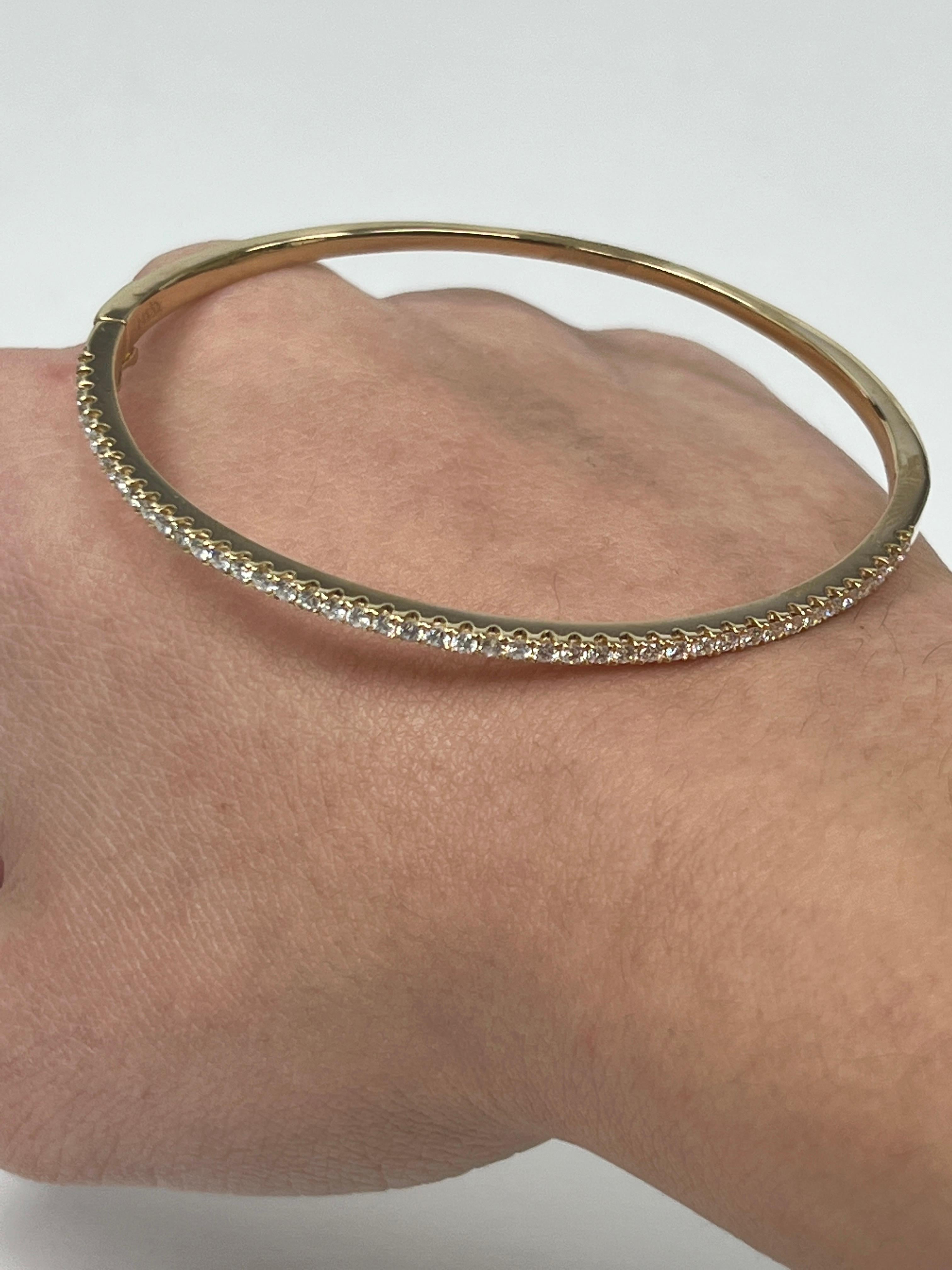 Yellow Gold One-Row Diamond Bangle In New Condition For Sale In Great Neck, NY