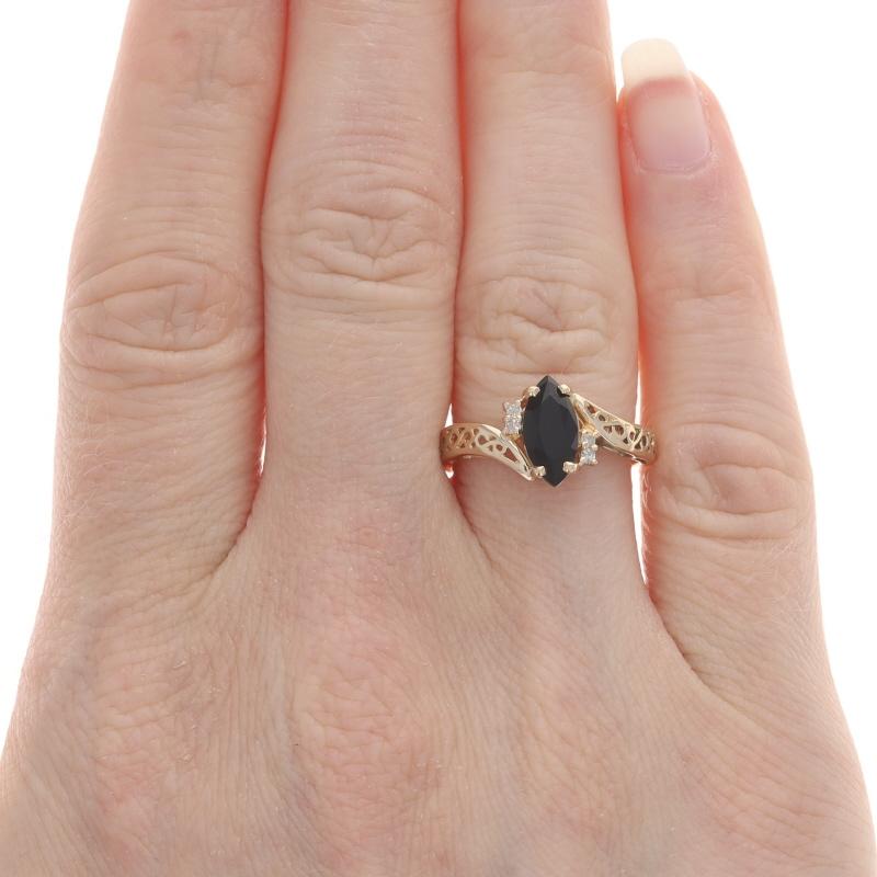 Bypass-Ring aus Gelbgold mit Onyx und Diamanten - 14k Marquise (Marquiseschliff)