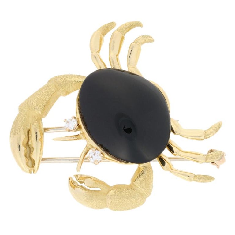 Yellow Gold Onyx & Diamond Crab Brooch 18k Round Brilliant .12ctw Crustacean Pin In Excellent Condition For Sale In Greensboro, NC