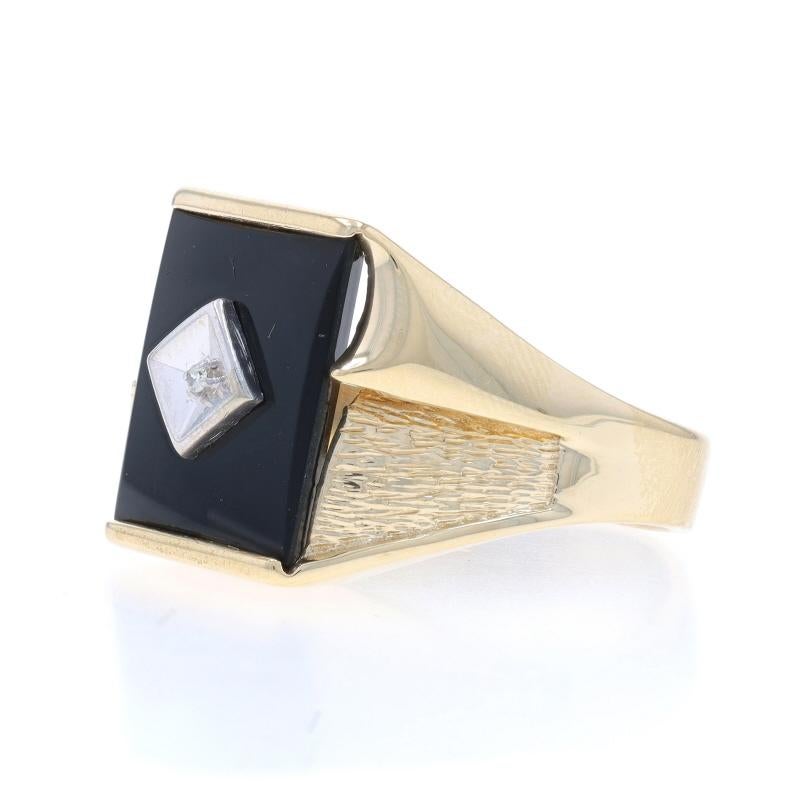 Anello da uomo in oro giallo con diamante e onice - 10k In condizioni ottime in vendita a Greensboro, NC