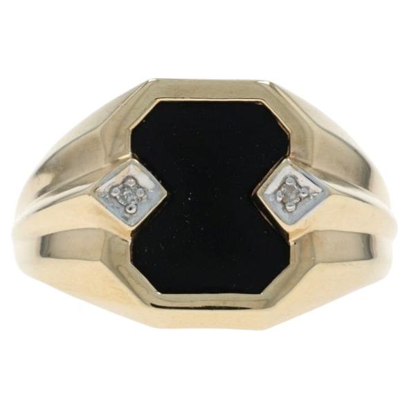 Anillo de oro amarillo con ónix y diamantes para hombre - 10k