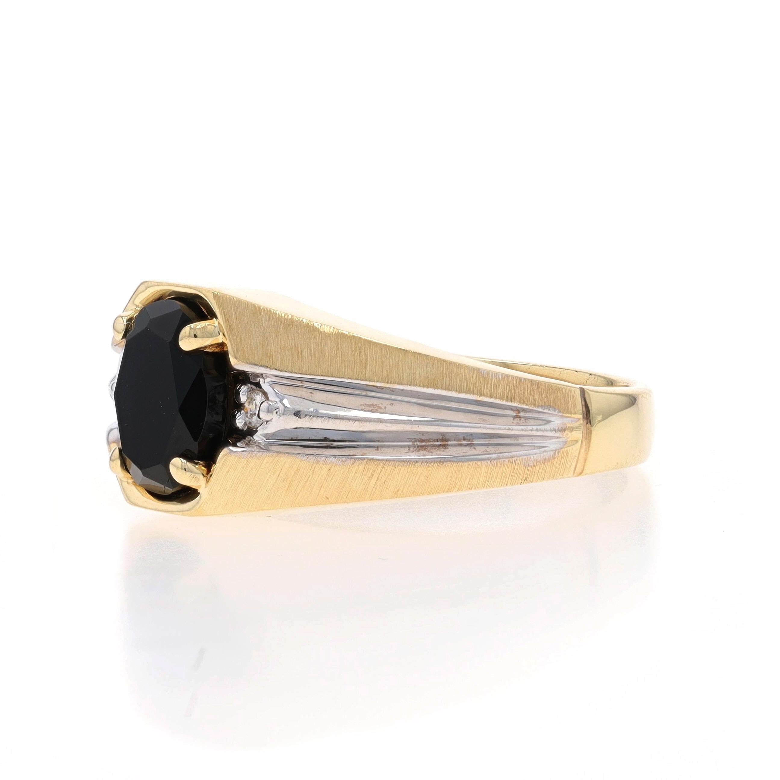 Herrenring aus Gelbgold mit Onyx und Diamant - 10k Oval, gebürstet im Zustand „Hervorragend“ in Greensboro, NC