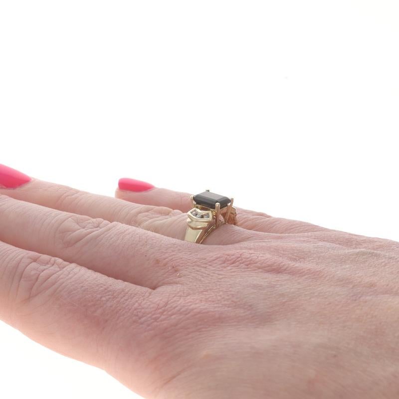 Donna Anello in oro giallo con diamante onice 10k Smeraldo 1,76ctw in vendita