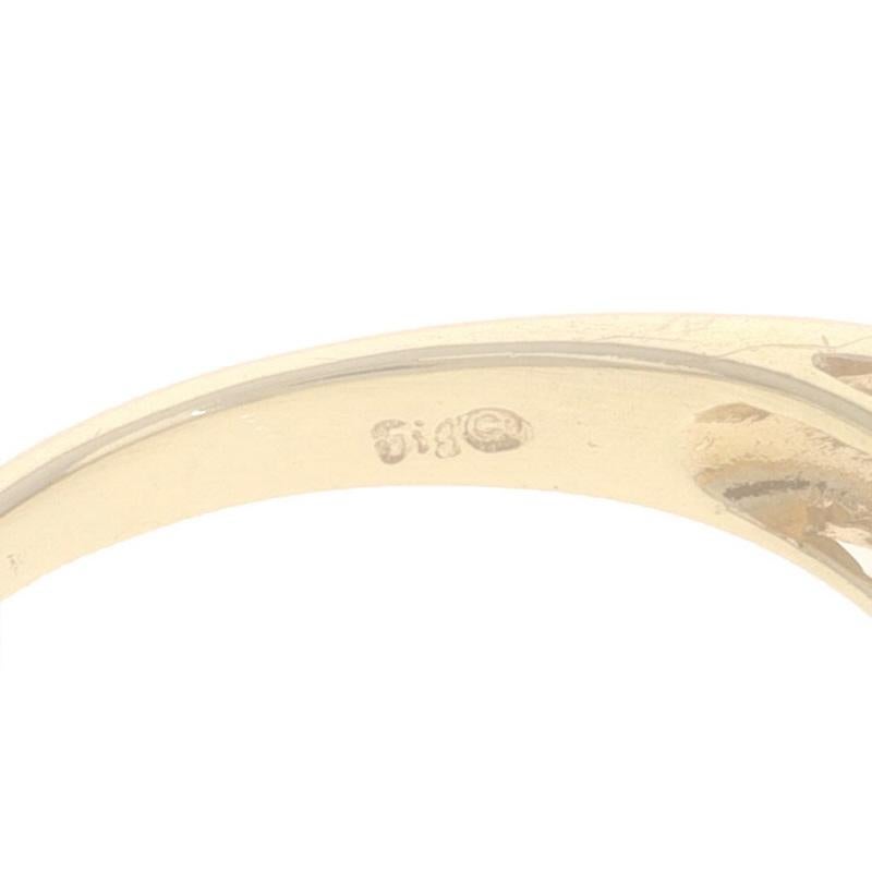 Anello in oro giallo con diamante onice 10k Smeraldo 1,76ctw in vendita 2