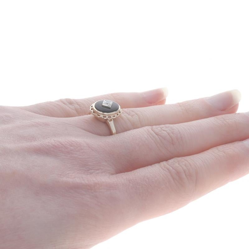Women's Yellow Gold Onyx & Diamond Ring - 10k Scallop Milgrain