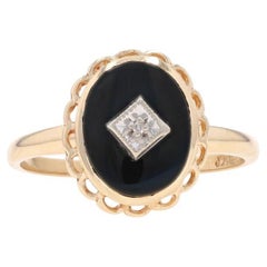 Yellow Gold Onyx & Diamond Ring - 10k Scallop Milgrain