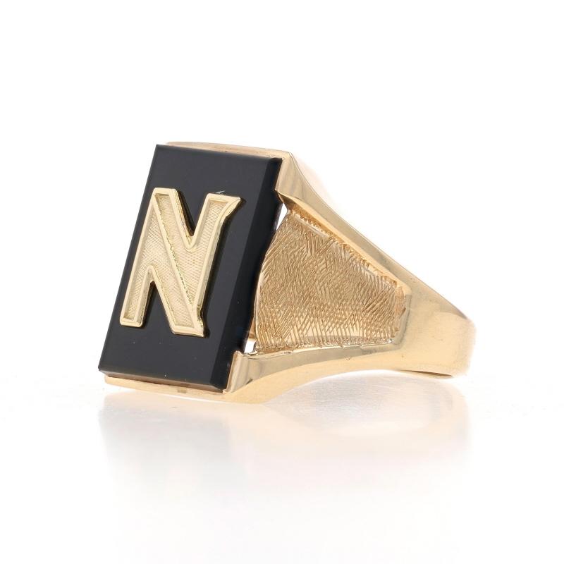 Square Cut Yellow Gold Onyx Initial N Signet Men's Ring - 10k Monogram Letter For Sale