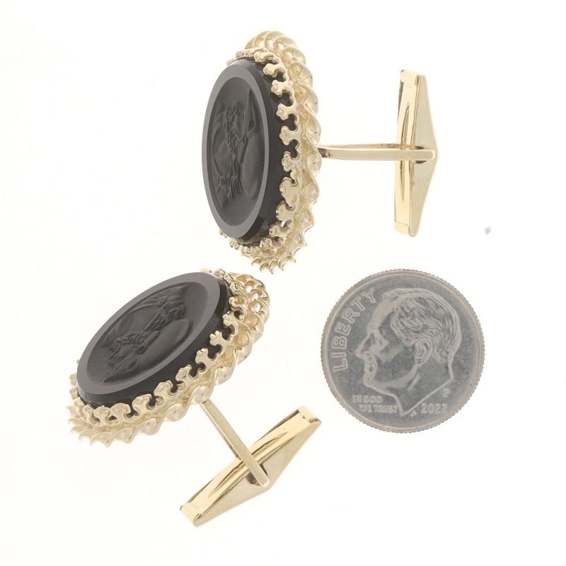 Round Cut Yellow Gold Onyx Men's Cufflinks - 14k Classical Silhouette Cameo For Sale