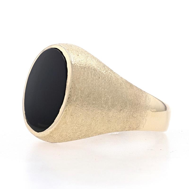 Oval Cut Yellow Gold Onyx Men's Ring - 14K Solitaire Brushed For Sale