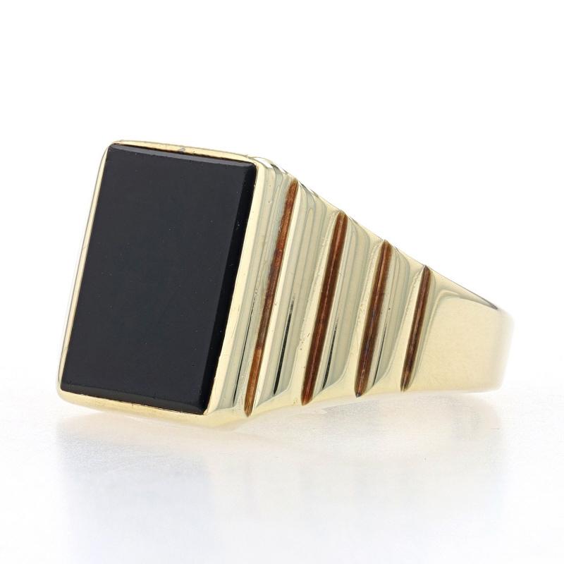 Mixed Cut Yellow Gold Onyx Men's Ring - 14k Solitaire Size 9 1/2 For Sale