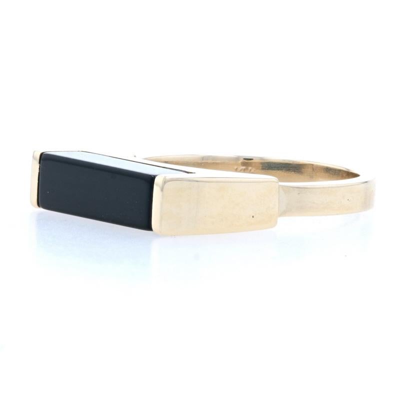 Yellow Gold Onyx Solitaire Band, 14k Stackable Ring In Excellent Condition In Greensboro, NC