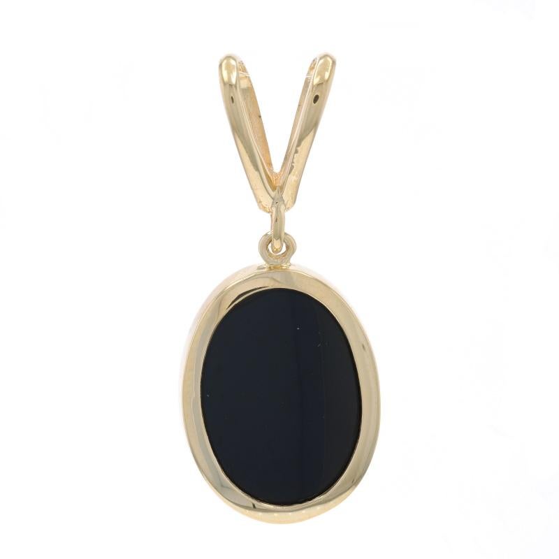 Contenu du métal : Or jaune 14k

Informations sur les pierres

Onyx naturel
Couleur : Noir

Style : Solitaire

Mesures

Hauteur (à partir de la queue stationnaire) : 31/32