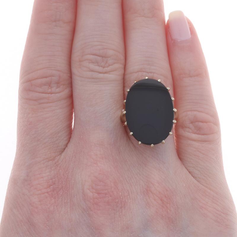 Oval Cut Yellow Gold Onyx Vintage Cocktail Solitaire Ring - 10k For Sale