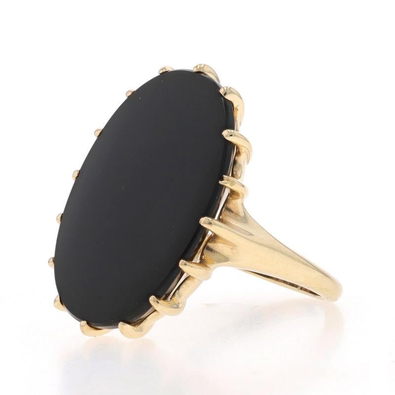Yellow Gold Onyx Vintage Cocktail Solitaire Ring - 10k In Excellent Condition For Sale In Greensboro, NC