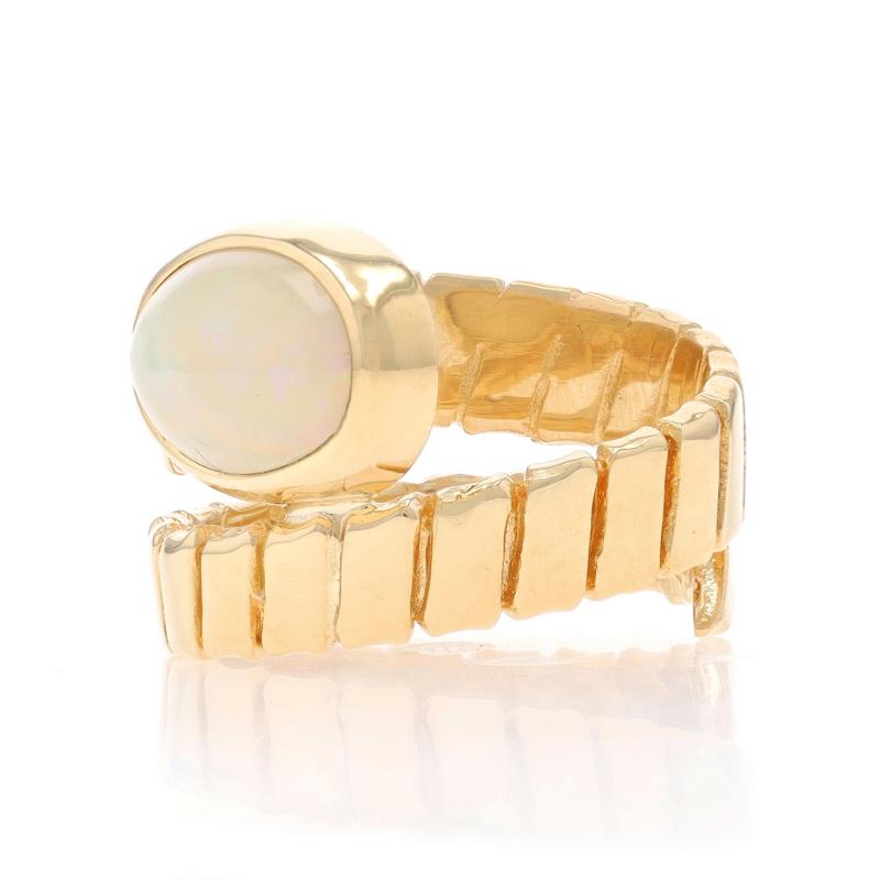 Gelbgold Opal Cocktail Solitär Bypass Ring - 14k Oval Cab 3,08ct Lünette Set im Zustand „Gut“ im Angebot in Greensboro, NC