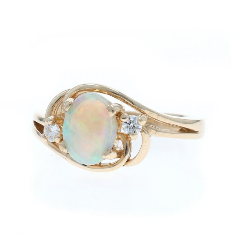 Anello bypass con diamante Opale in oro giallo 14k Cabochon ovale .80ctw In condizioni ottime in vendita a Greensboro, NC