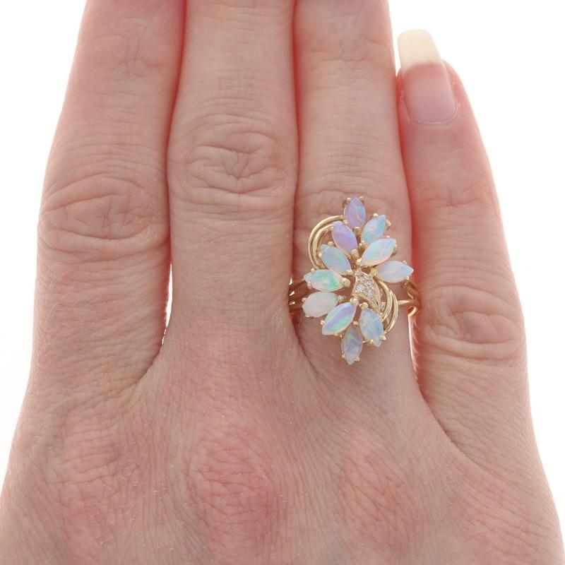 Gelbgold Opal Diamant Cluster Cocktail-Ring - 14k Marquise Cab 1,57 Karat geblümt (Marquiseschliff) im Angebot