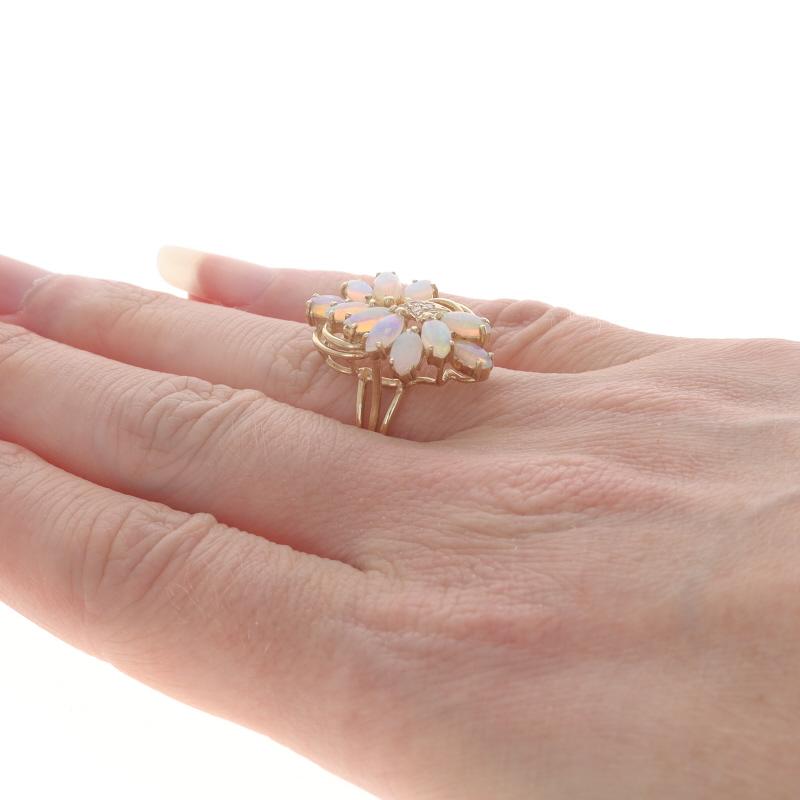 Gelbgold Opal Diamant Cluster Cocktail-Ring - 14k Marquise Cab 1,57 Karat geblümt im Zustand „Gut“ im Angebot in Greensboro, NC