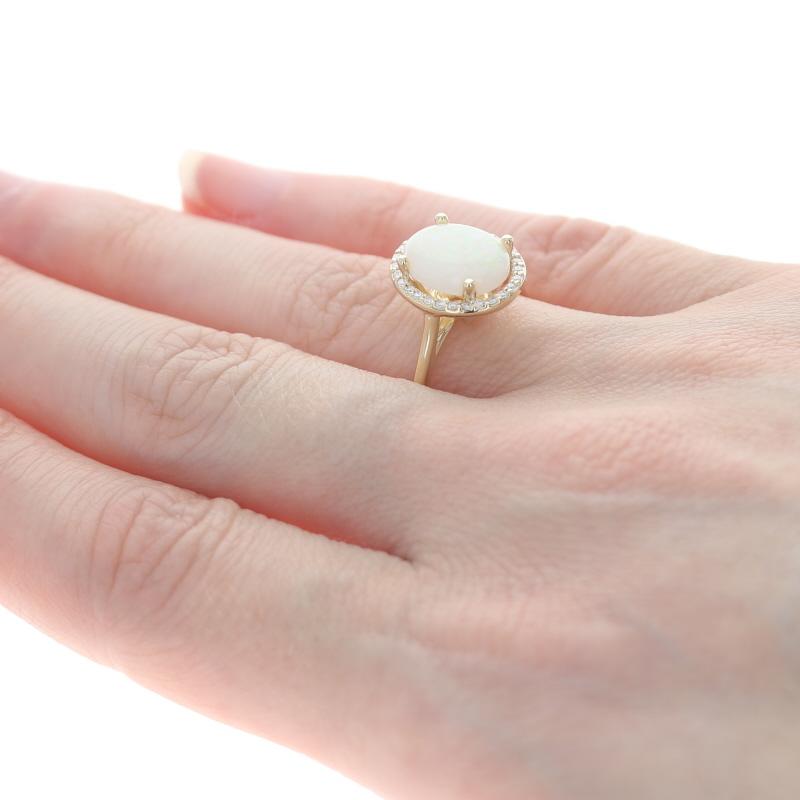 De las mujeres Anillo Halo de Ópalo y Diamante en Oro Amarillo, 14k Talla Cabujón Oval 1,77ctw en venta