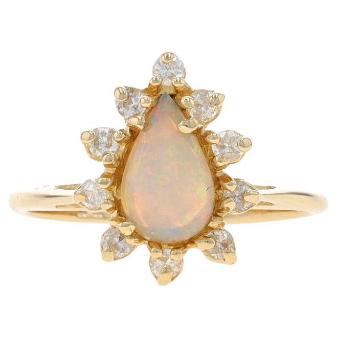 Gelbgold Opal & Diamant Halo-Ring - 14k Birnen-Cabochon .75ctw Kathedrale