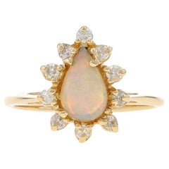 Gelbgold Opal & Diamant Halo-Ring - 14k Birnen-Cabochon .75ctw Kathedrale