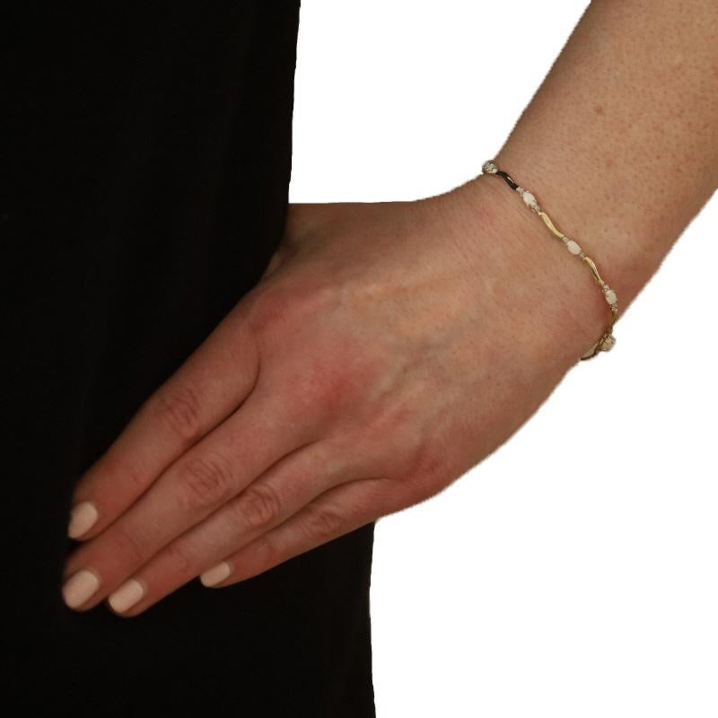 Taille ovale Yellow Gold Opal Diamond Link Bracelet 7